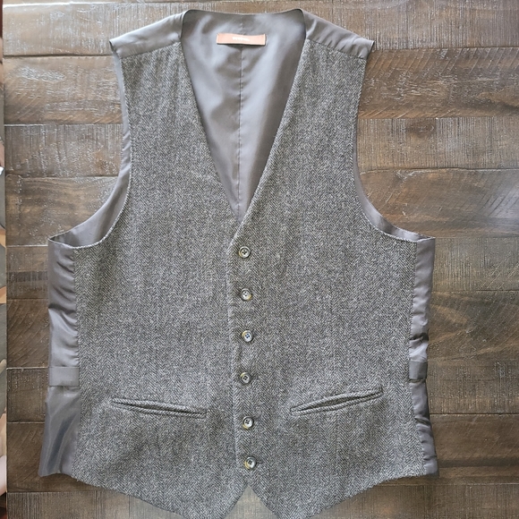 Wool Vest - Picture 1 of 8